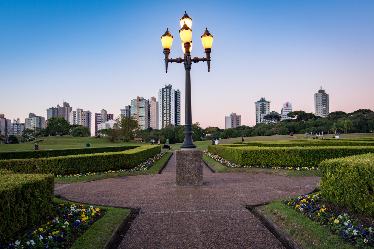 Como é Curitiba conhecer diversas atrações