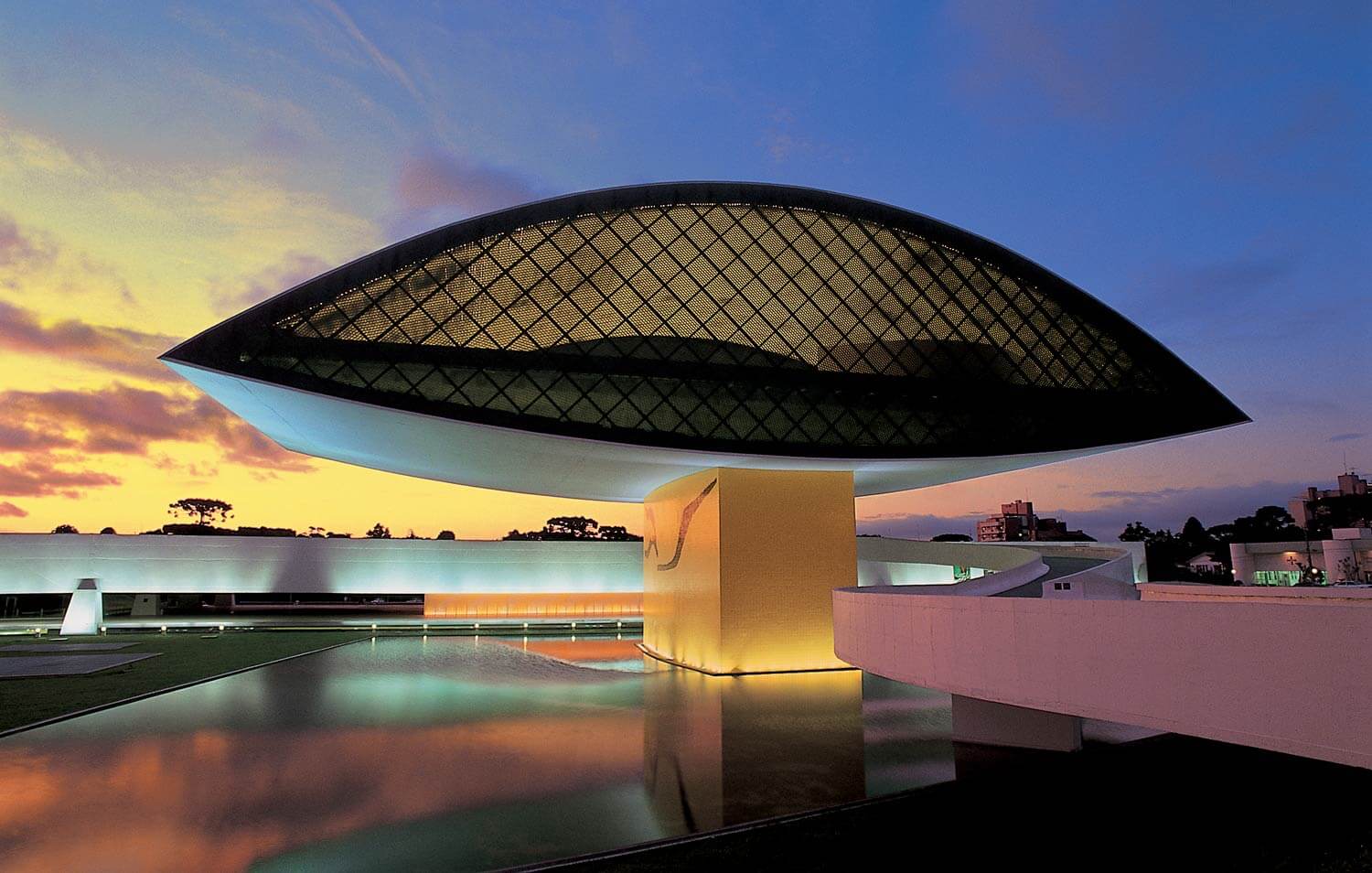 Curitiba o que fazer em um dia 4 dicas Museu Oscar Niemeyer